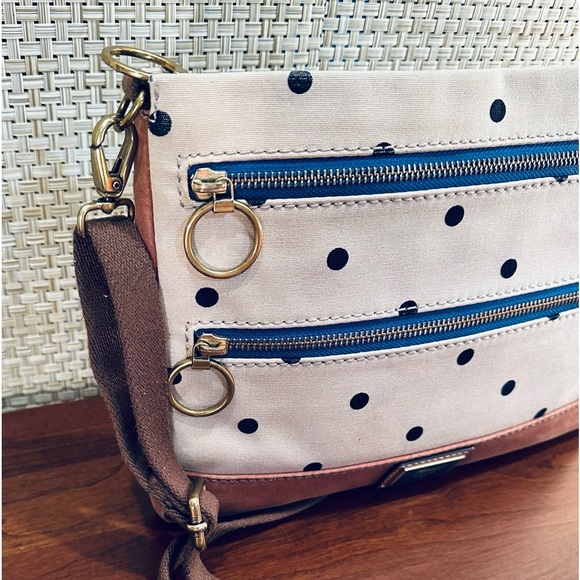 🌟2xHP🌟VTG 1990s Fossil Tan & Navy Passport Style Polka Dot Canvas Crossbody - Picture 2 of 15